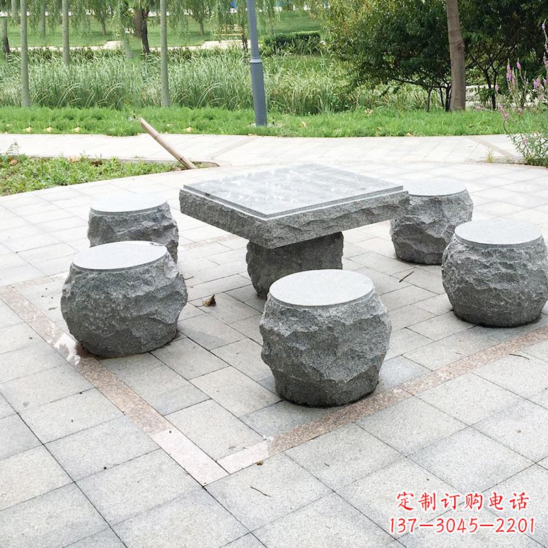 益阳新题目“古典风格石桌凳雕塑”