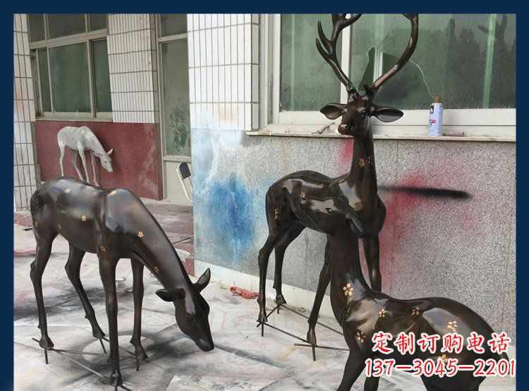 益阳高贵优雅的梅花鹿铜雕塑