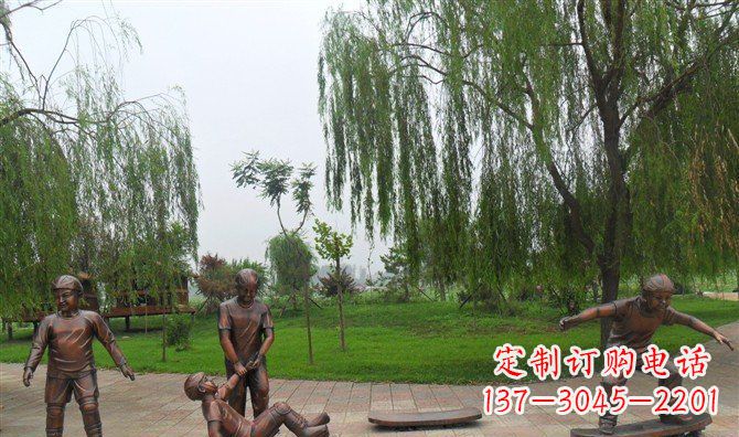 益阳公园小孩游戏人物铜雕