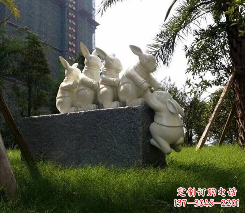 益阳中领雕塑精美兔子石雕