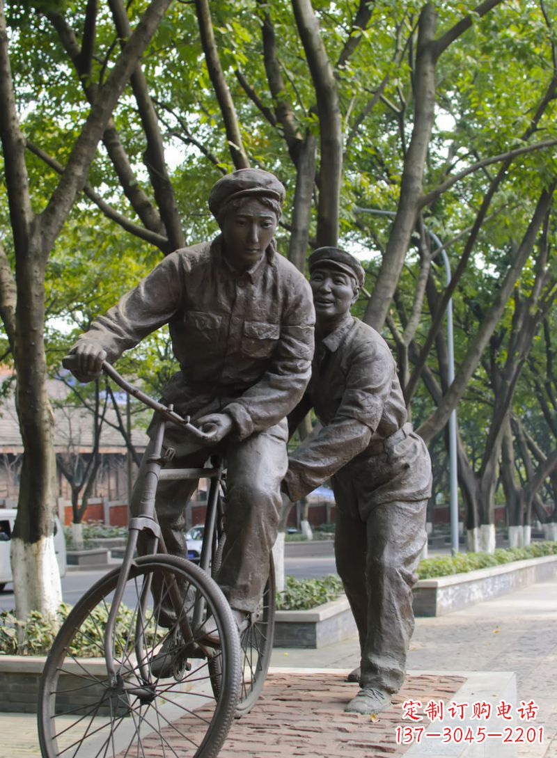 益阳装饰你家园的自行车雕塑
