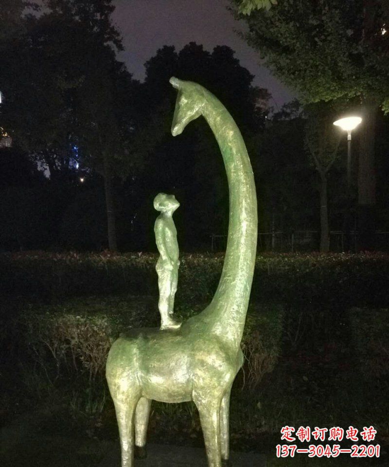 益阳壮观绝伦的长颈鹿雕塑