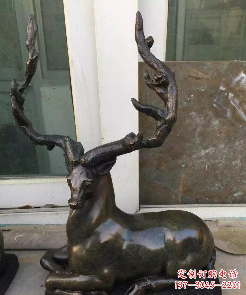 益阳铸铜小鹿动物雕塑