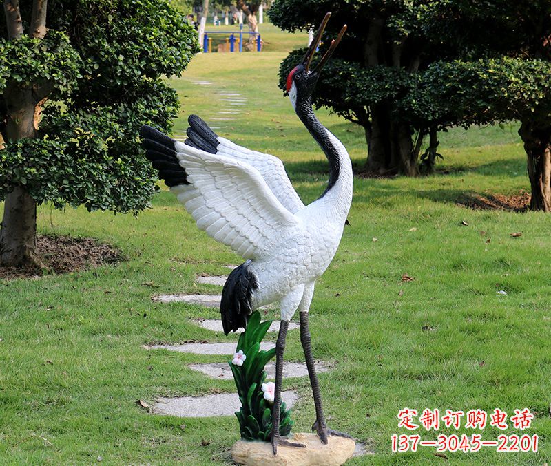 益阳古典仙鹤雕塑,融入神秘风语