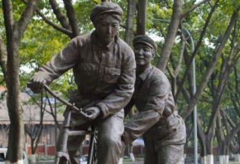 益阳装饰你家园的自行车雕塑
