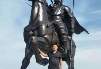 益阳以古代骑马将军为灵感的铜雕