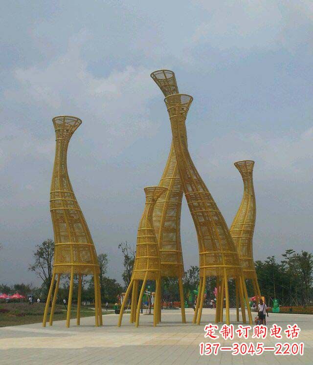 益阳优雅与浪漫的相遇——不锈钢长颈鹿雕塑