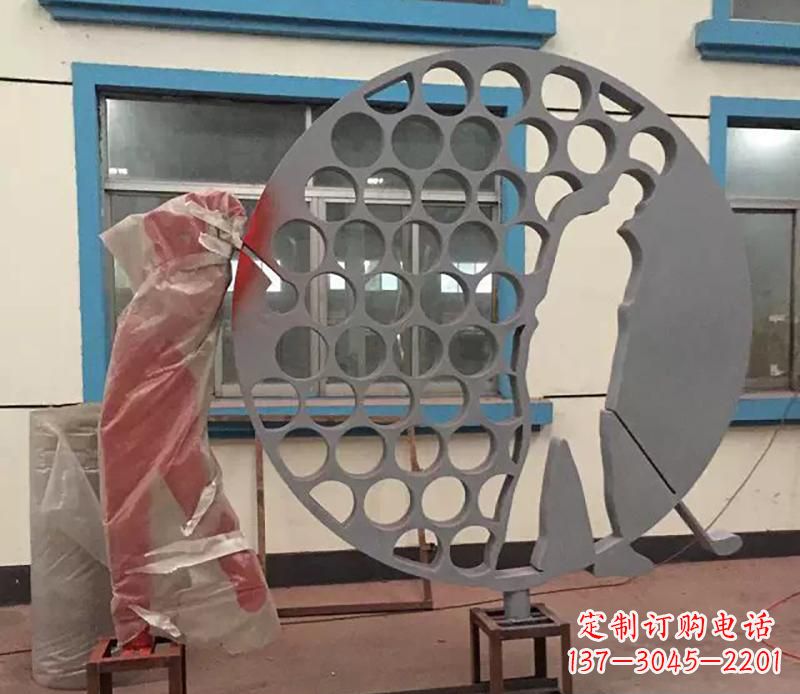 益阳广场不锈钢打高尔夫球雕塑