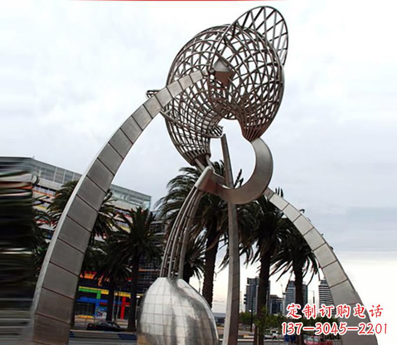 益阳汇聚海洋精髓,深邃且富有艺术感的不锈钢海螺雕塑