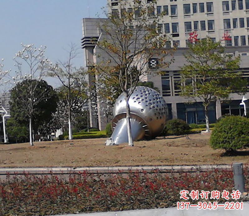 益阳传统话筒雕塑,融合现代美学设计
