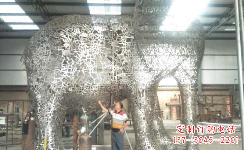 益阳中领雕塑:不锈钢大象雕塑