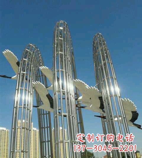 益阳高级不锈钢镂空雄鹰雕塑