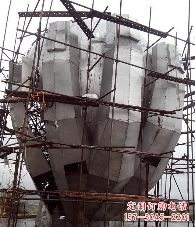益阳展现独特审美:不锈钢蟠桃大型景观雕塑