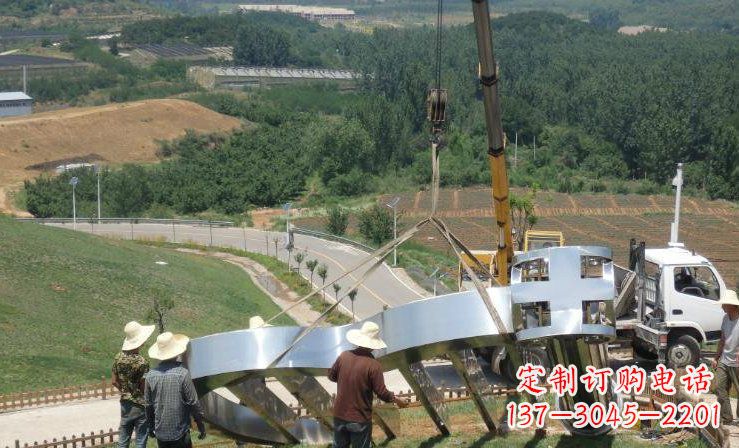 益阳中领雕塑:高质量不锈钢竖琴雕塑