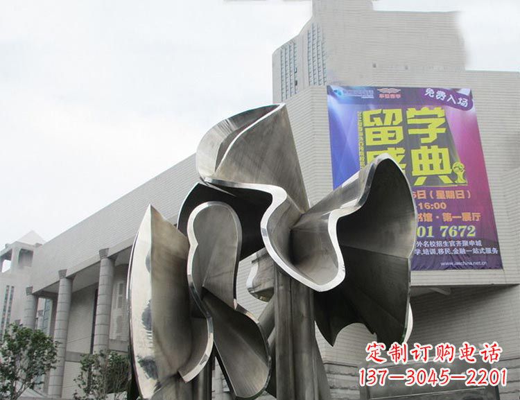 益阳广场不锈钢弯曲荷叶景观雕塑