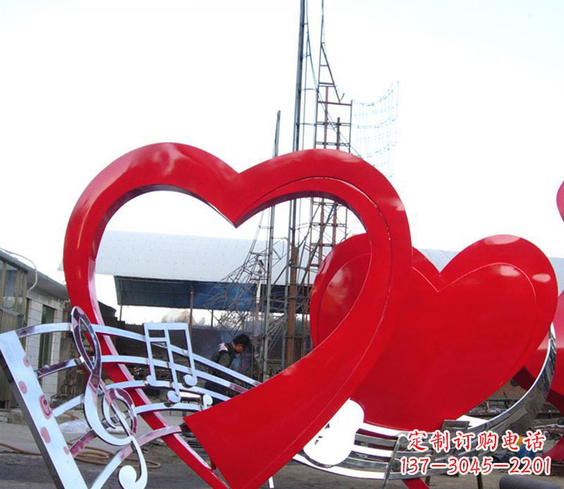 益阳中领雕塑:音符桃心景观雕塑,给你的生活带去美妙的旋律