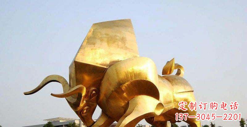 益阳广场抽象牛动物铜雕