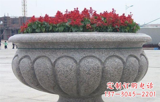 益阳流线形花盆雕塑,打造完美室外空间