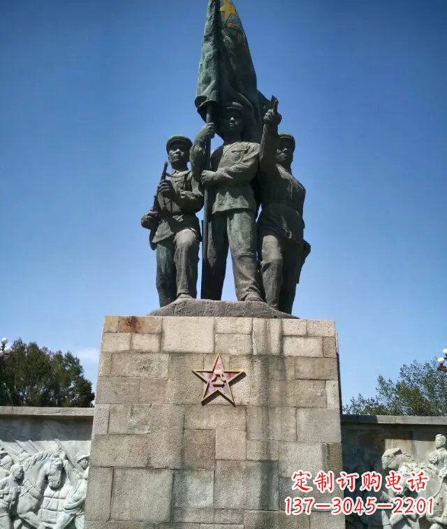 益阳广场革命战士纪念铜雕