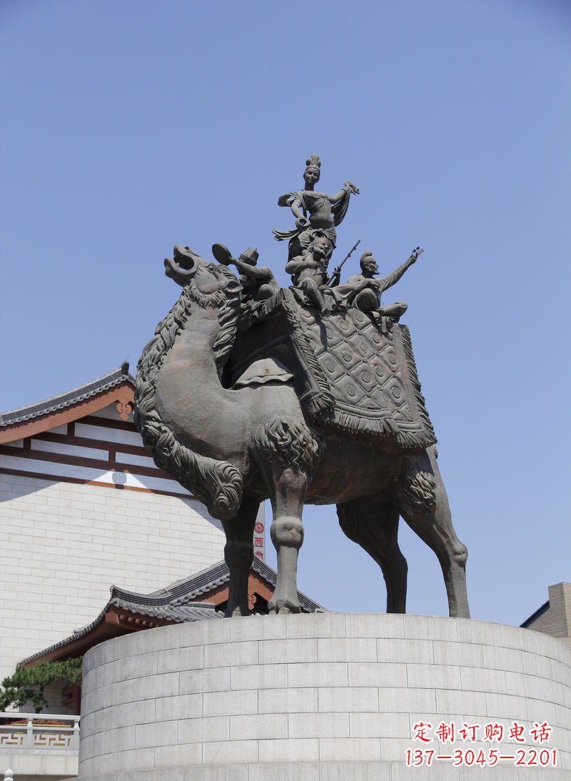 益阳中领雕塑:古代人物骑骆驼铜雕