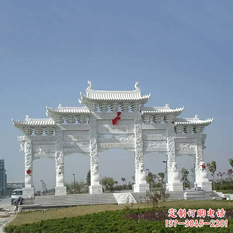 益阳广场汉白玉五门石牌坊