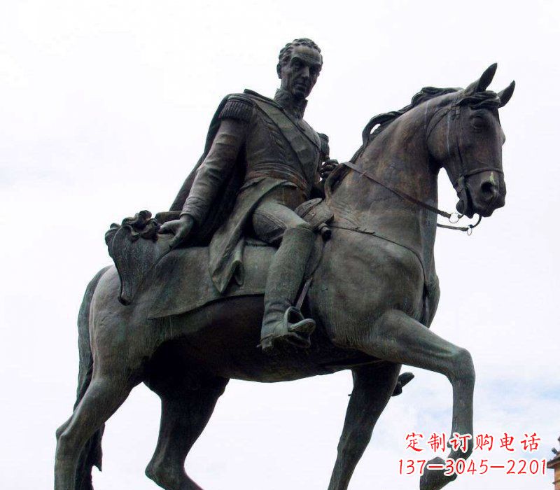 益阳广场骑马的西方人物铜雕