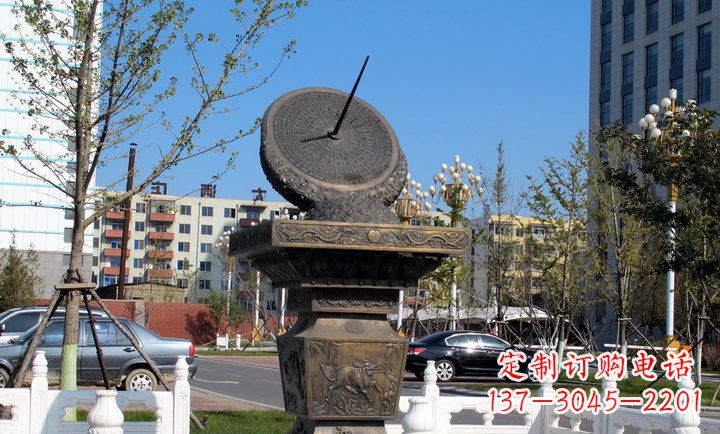 益阳广场日晷铜雕