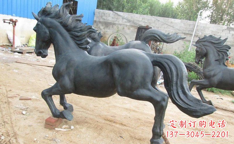益阳铜奔马雕塑:一马当千军