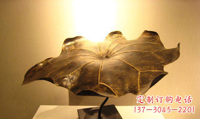 益阳深受人们喜爱的铜雕荷叶雕塑,由贵金属精铸…