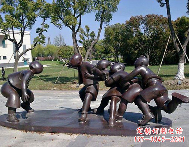 益阳广场铜雕老鹰抓小鸡人物雕塑