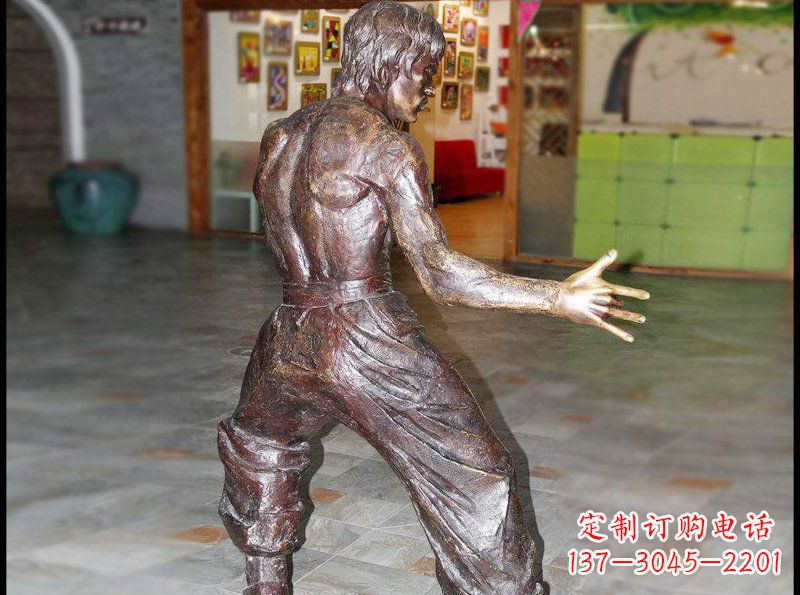 益阳精致铜制李小龙雕塑,雕刻细腻精美