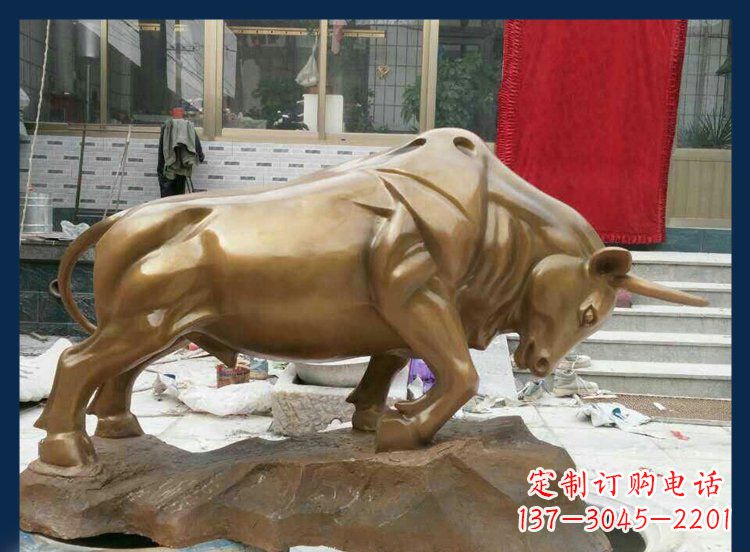 益阳广场铜雕贴金黄牛动物雕塑