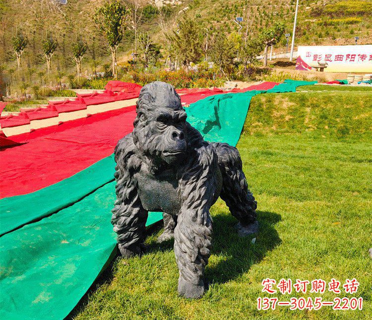 益阳新颖优雅的广场铜雕行走猩猩雕塑