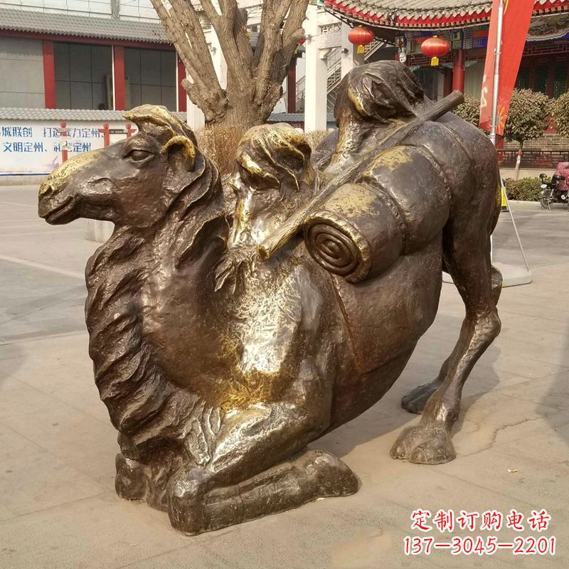 益阳跪俯的骆驼铜雕,把动物的肃穆传递给您