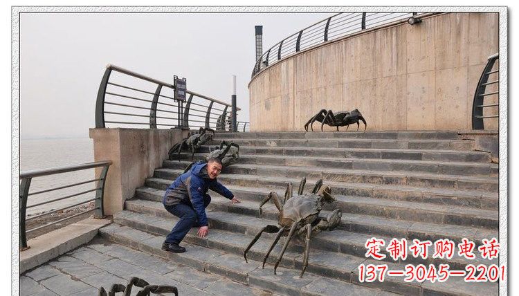 益阳海边铜螃蟹雕塑是由中领雕塑定制生产的一款…