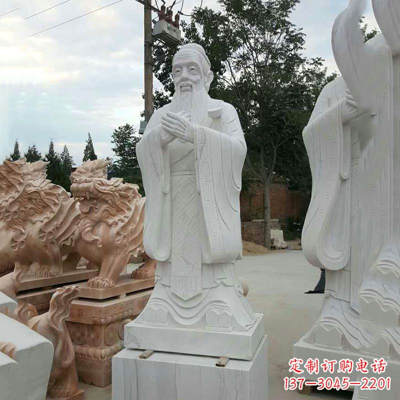 益阳海外的孔子雕像——展示中国文化的象征