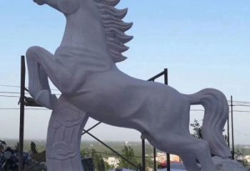 益阳深受历史文化启发的铸铁祥云马雕是中领雕塑…