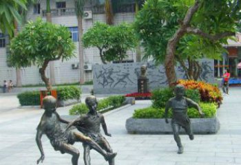 益阳匠心细作，精致铜雕足球小孩