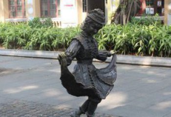 益阳中领雕塑推出的爱舞的小少女铜雕，以少女跳…