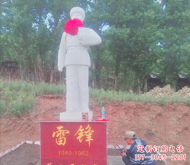 益阳汉白玉雷锋石雕