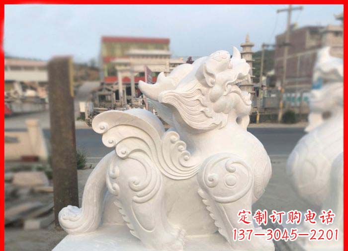 益阳中领雕塑:精美汉白玉貔貅门口招财石雕