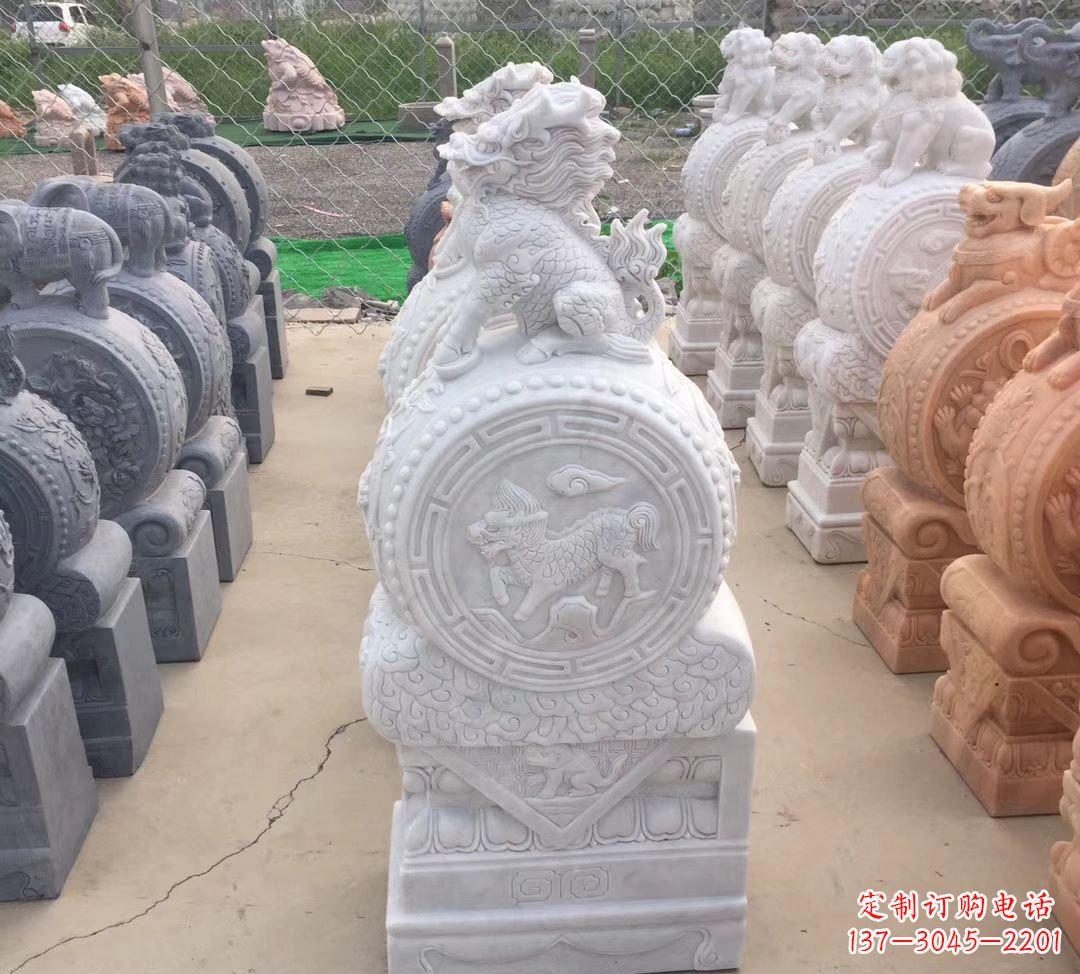 益阳展现高贵气质的经典麒麟雕塑