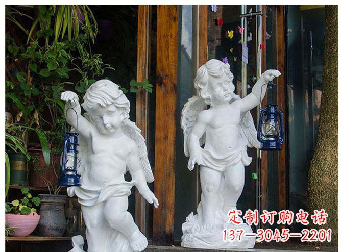 益阳白玉天使雕塑，夜晚的灯火璀璨