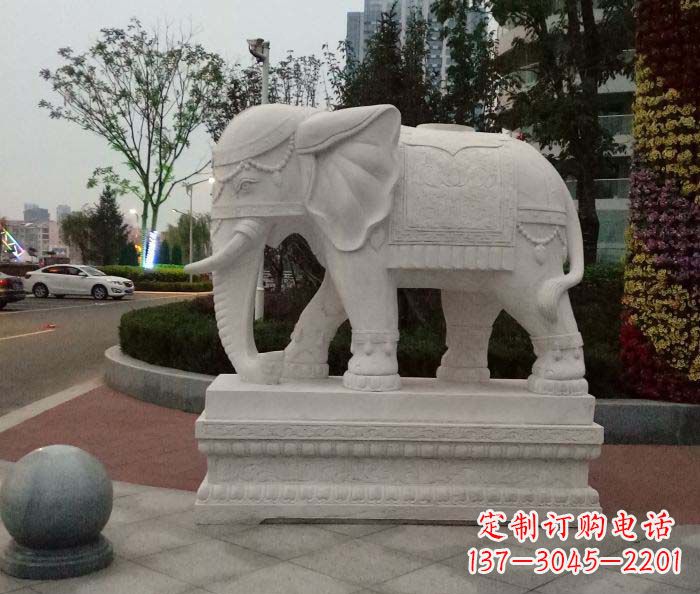 益阳汉白玉头戴珠宝的大象门口招财石雕