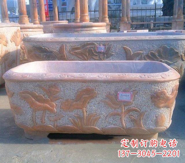 益阳中领雕塑推出的荷花鲤鱼精美雕塑是一件伴随…