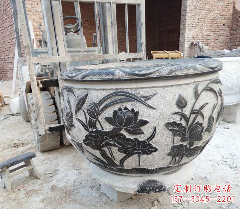 益阳中领雕塑青石荷花水缸雕塑以其独特的设计、…