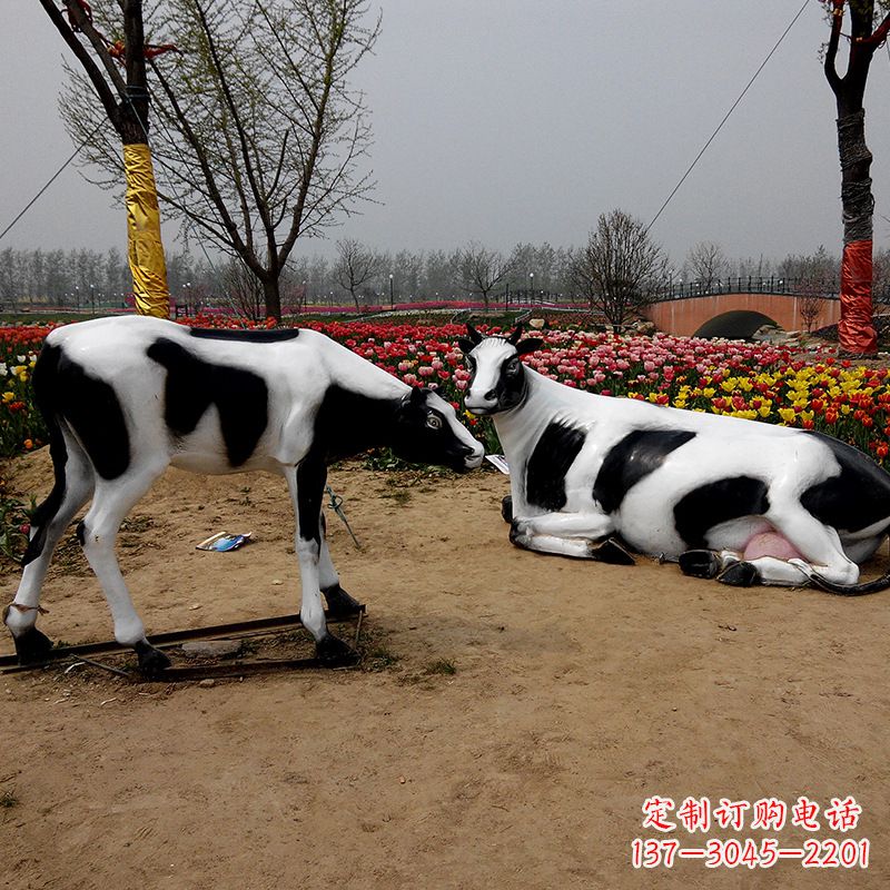 益阳室外仿真动物雕塑-奶牛,为您打造精美细腻的艺术品