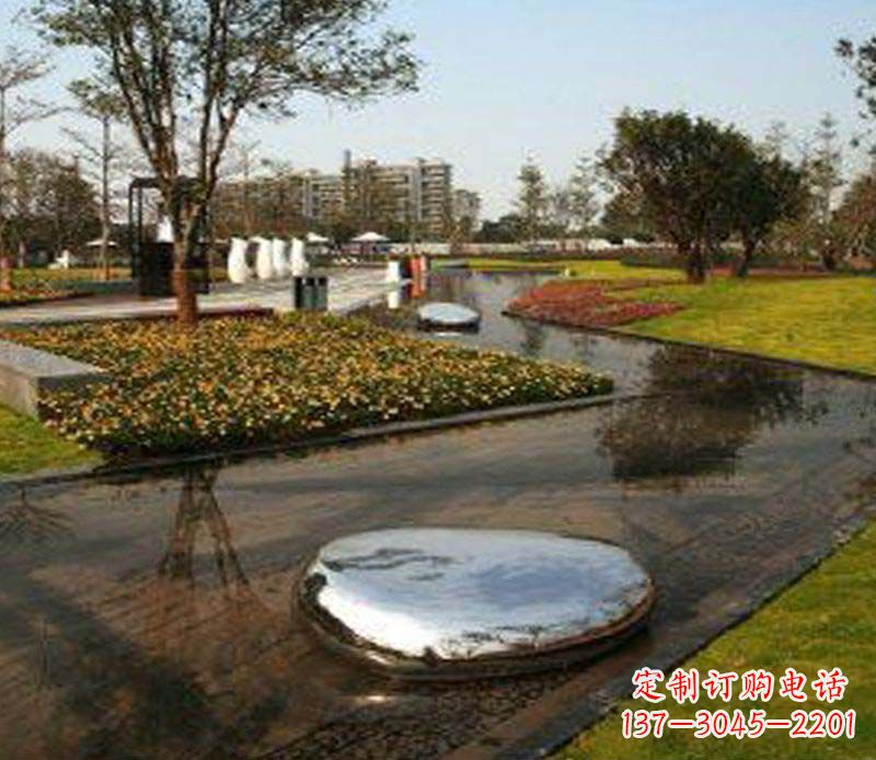 益阳花园不锈钢水滴景观雕塑