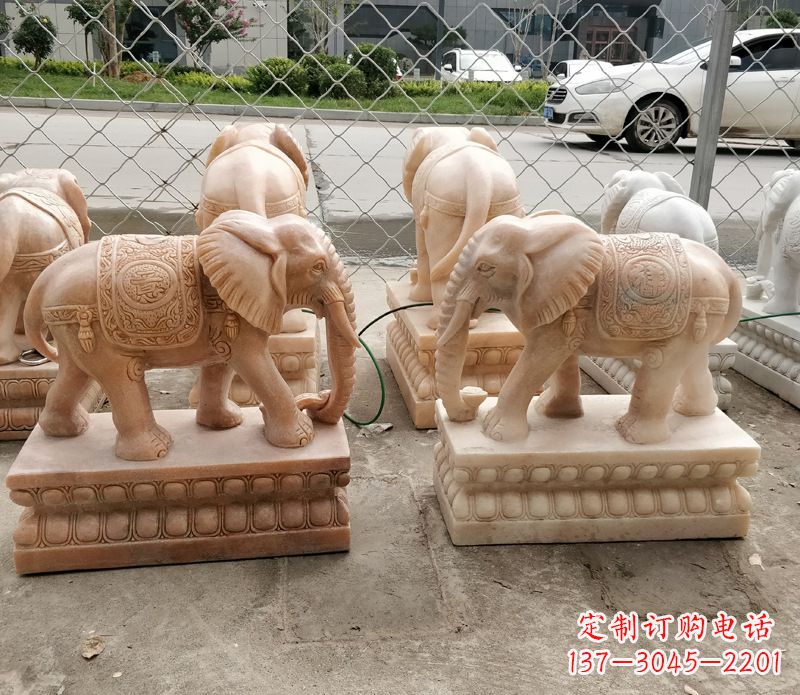 益阳会喷水的石雕大象