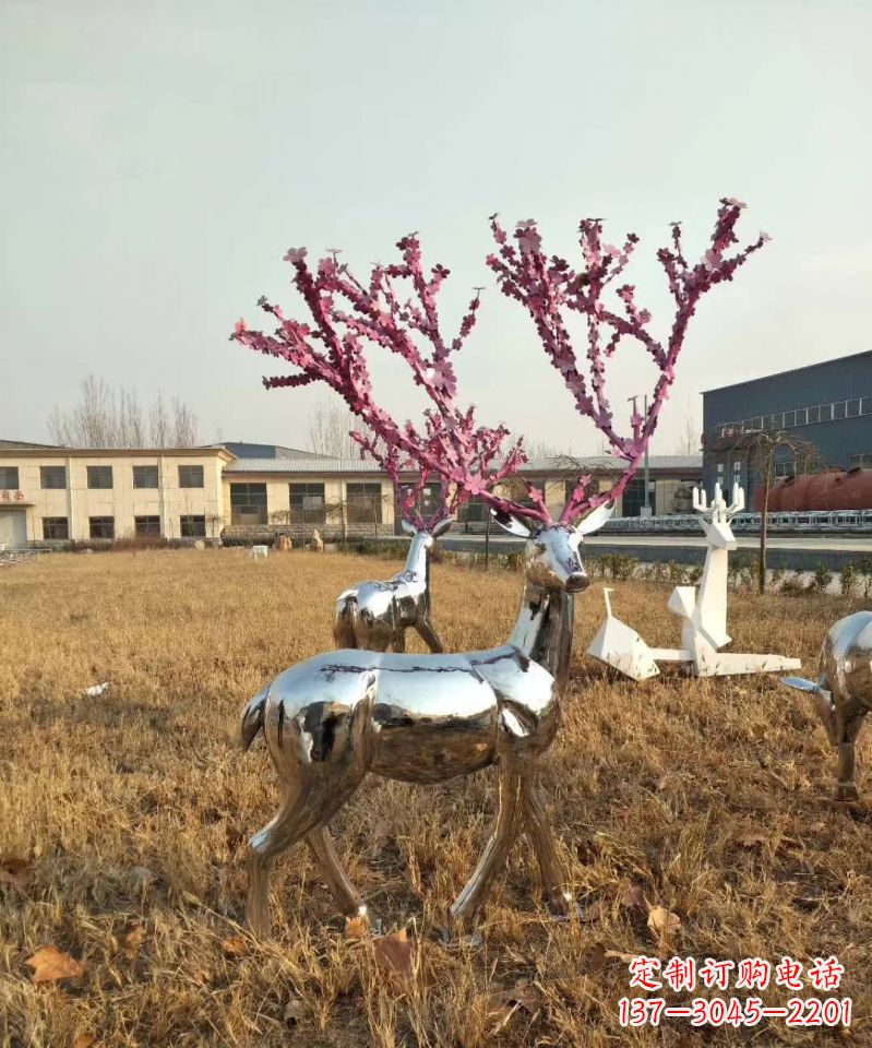 益阳镜面不锈钢梅花鹿雕塑，一款极致的雕塑体验